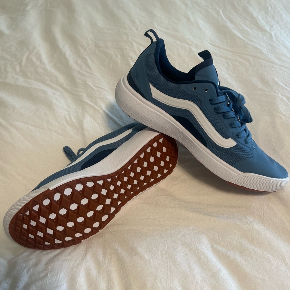 Vans ultra range. Men’s 8.5 women’s 10